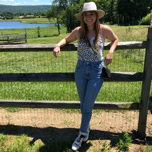 Meet your Posher, Rachel